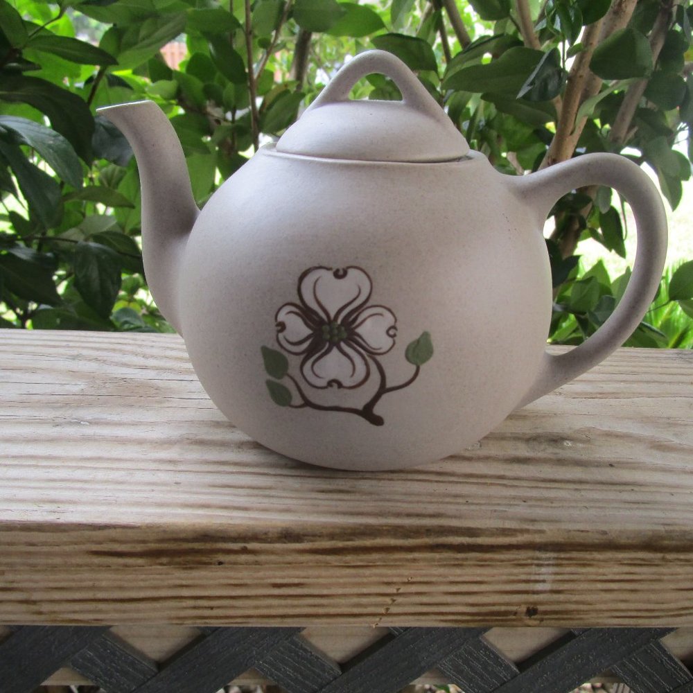 Pigeon Forge Pottery Dogwood Teapot  Stoneware